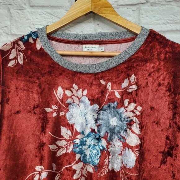 Crescent Drive Womens Size Medium Velour Top - Picture 4 of 10